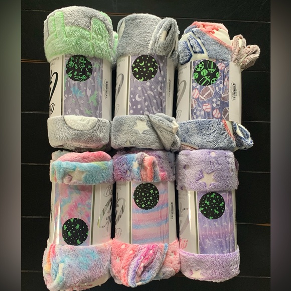 Glow in the Dark throws - Picture 2 of 8